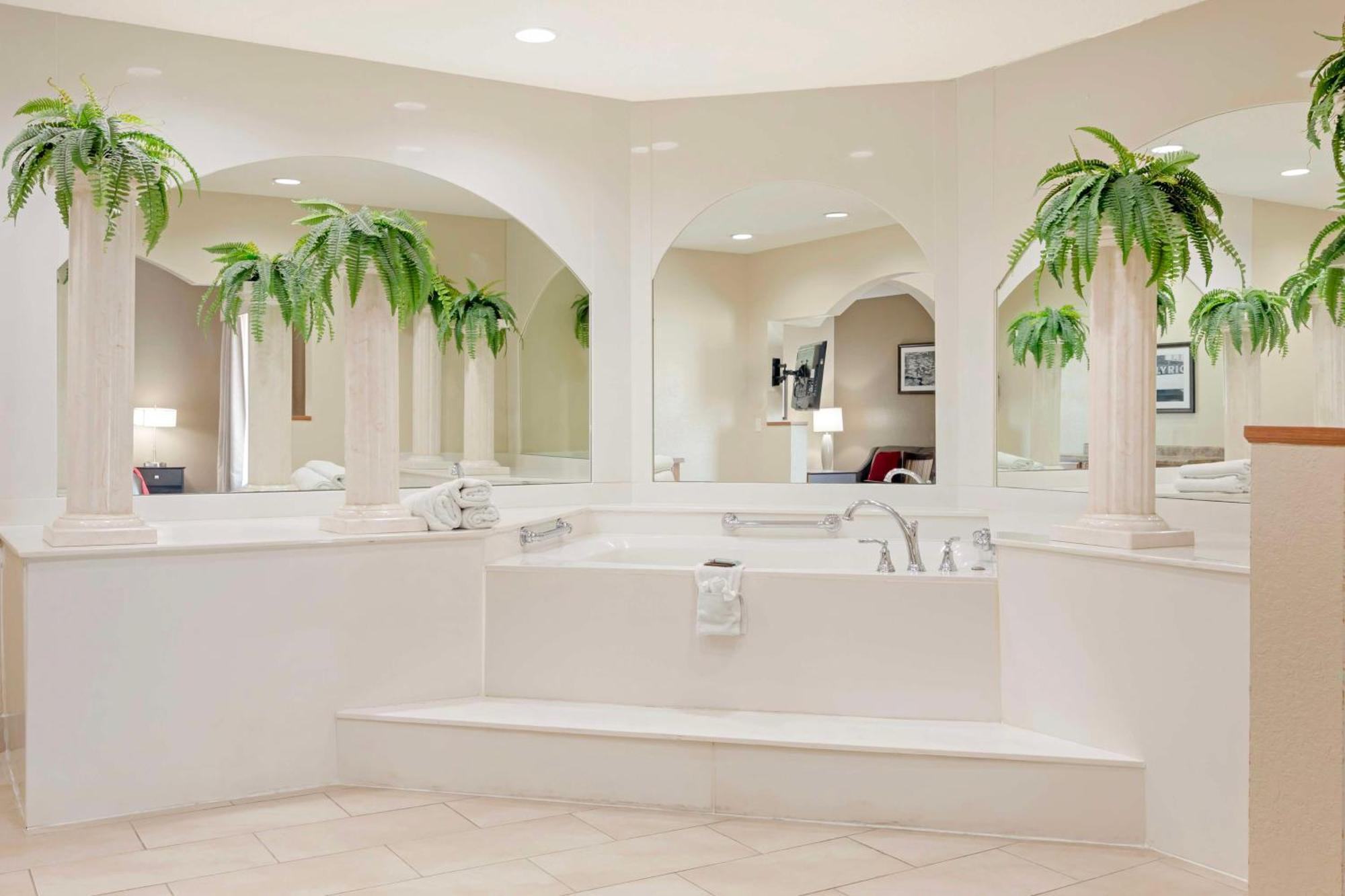 Best Western Plus Bradbury Inn And Suites Waycross Extérieur photo