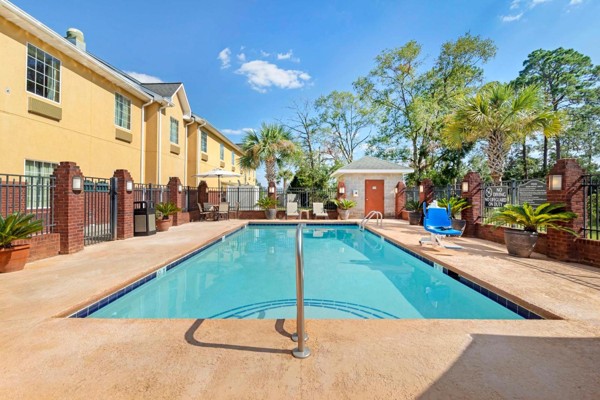 Best Western Plus Bradbury Inn And Suites Waycross Extérieur photo